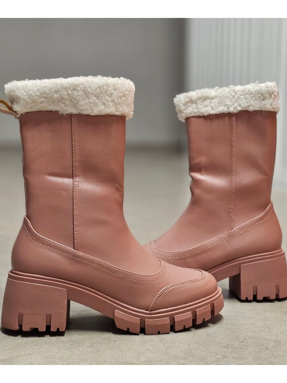 Chunky Heel Winter Boots With Faux Fur Lining Side Zipper And Lug Soles – Trendy
